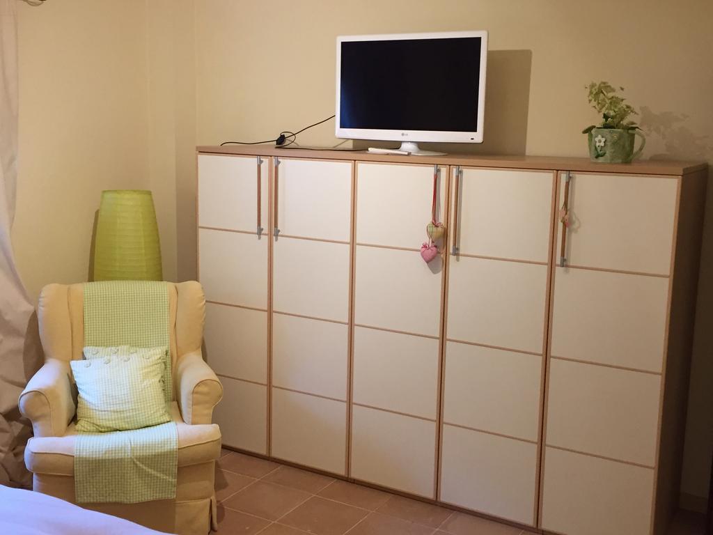 La Casina Di Passaggio Appartement Foligno Buitenkant foto